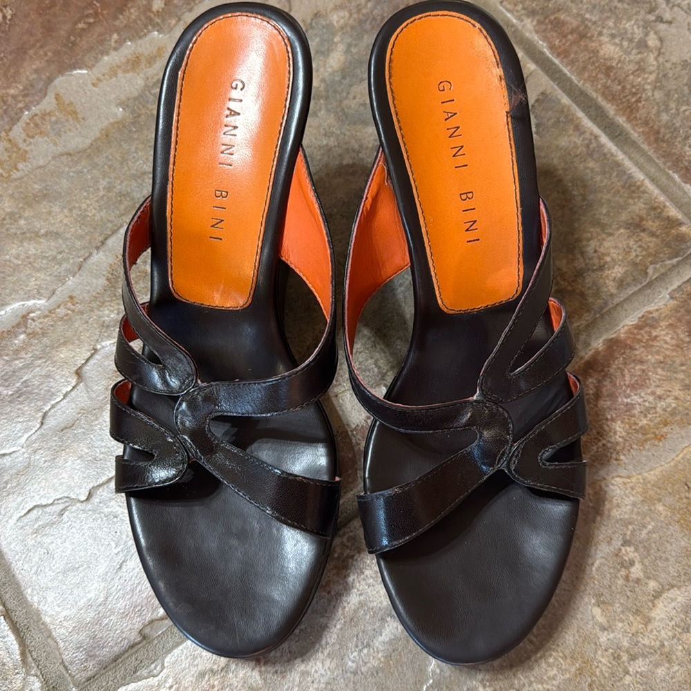 DRESSY WEDGES!!